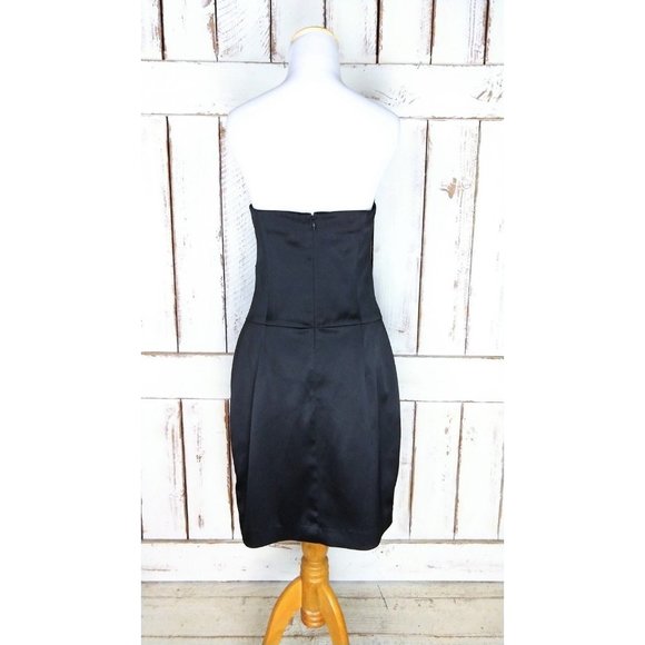 Black satin fitted strapless evening dress - Picture 4 of 4